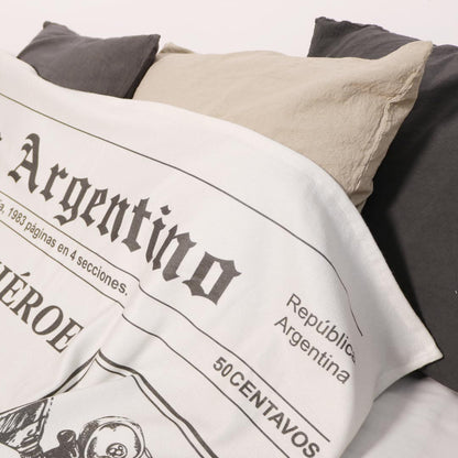 Manta Periódico con Foto y Mensaje